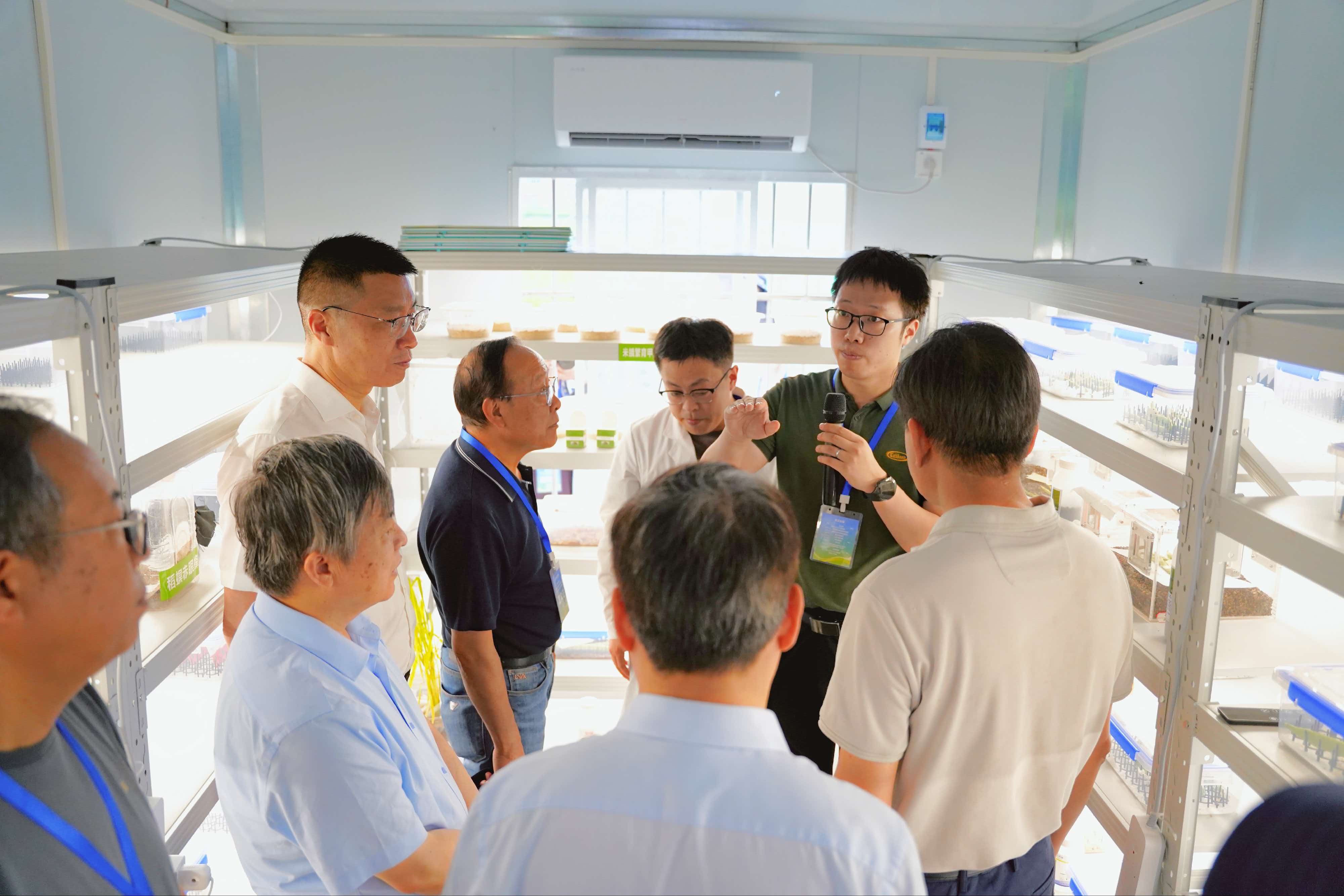 北京市农林科学院副研究员邸宁做项目成果介绍.jpg